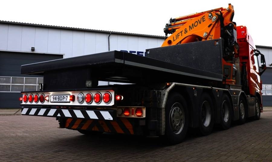 Volvo FH12 With Cormach 135t/m Crane Volvo FH12 10x4 Wit - Macara tot teren: Foto 2 Volvo FH12 With Cormach 135t/m Crane Volvo FH12 10x4 Wit - Macara tot teren: Foto 2