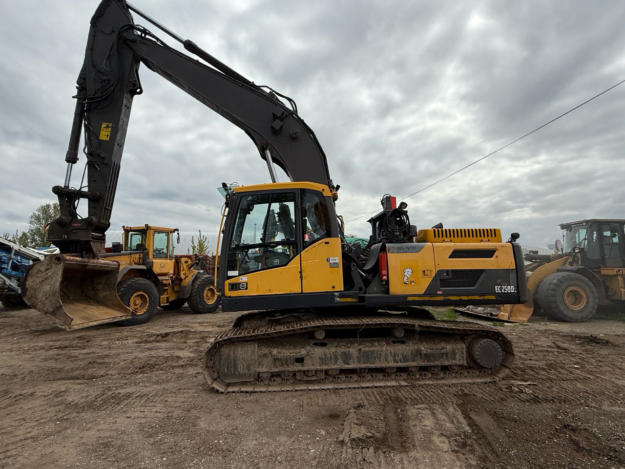 Volvo 250d - Excavator pe şenile: Foto 1 Volvo 250d - Excavator pe şenile: Foto 1