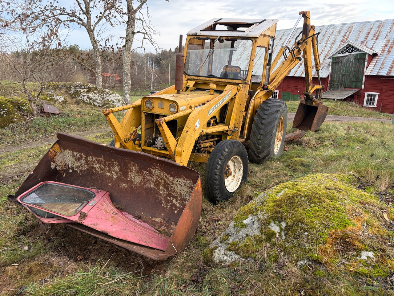 International - Tractor agricol: Foto 1 International - Tractor agricol: Foto 1