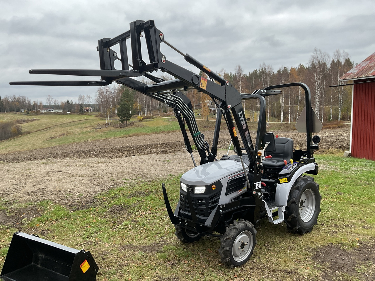 Landtrac 254 mini 4WD StegV - Tractor agricol: Foto 1 Landtrac 254 mini 4WD StegV - Tractor agricol: Foto 1