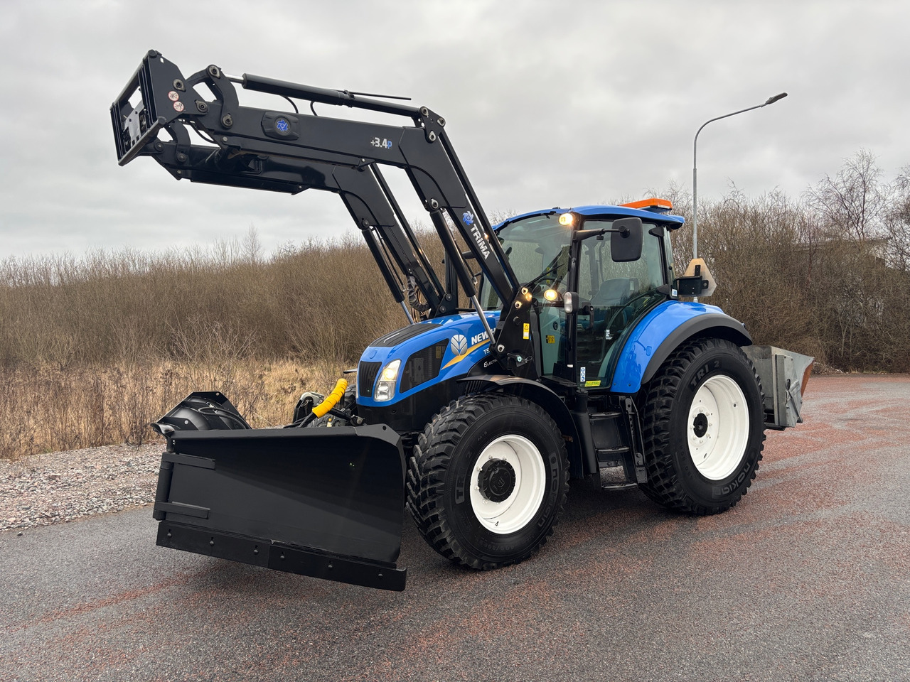 New Holland T5.115 - Tractor agricol: Foto 1 New Holland T5.115 - Tractor agricol: Foto 1