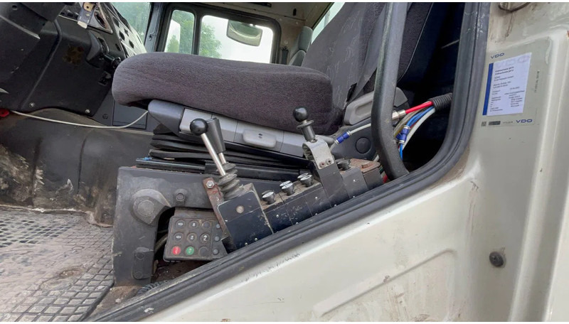 MAN 26.464 F2000 MAN 26.460 - Camion basculantă: Foto 4 MAN 26.464 F2000 MAN 26.460 - Camion basculantă: Foto 4