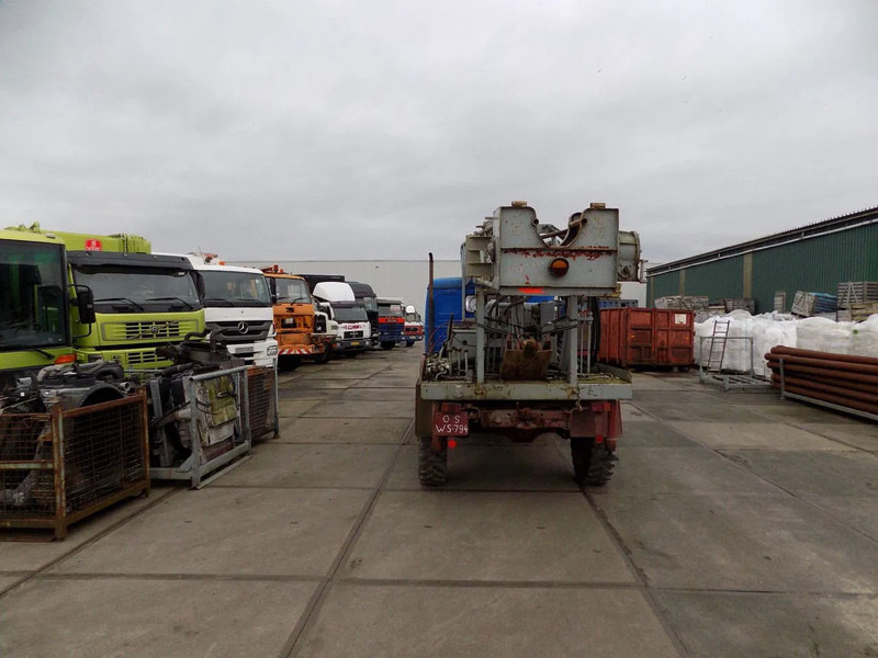 Unimog Mercedes S 404 boormachine Bomag - Maşină de foraj: Foto 4 Unimog Mercedes S 404 boormachine Bomag - Maşină de foraj: Foto 4