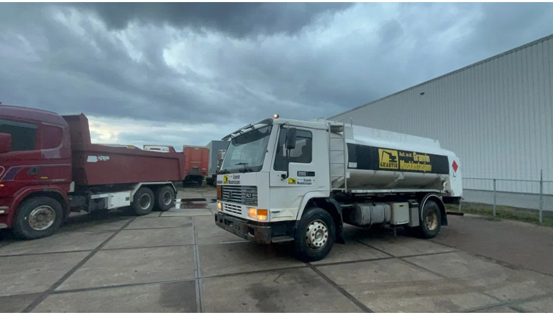 Volvo FL 7 Volvo FL7 285 Fuel tanker 4x2 - Camion cisternă: Foto 2 Volvo FL 7 Volvo FL7 285 Fuel tanker 4x2 - Camion cisternă: Foto 2