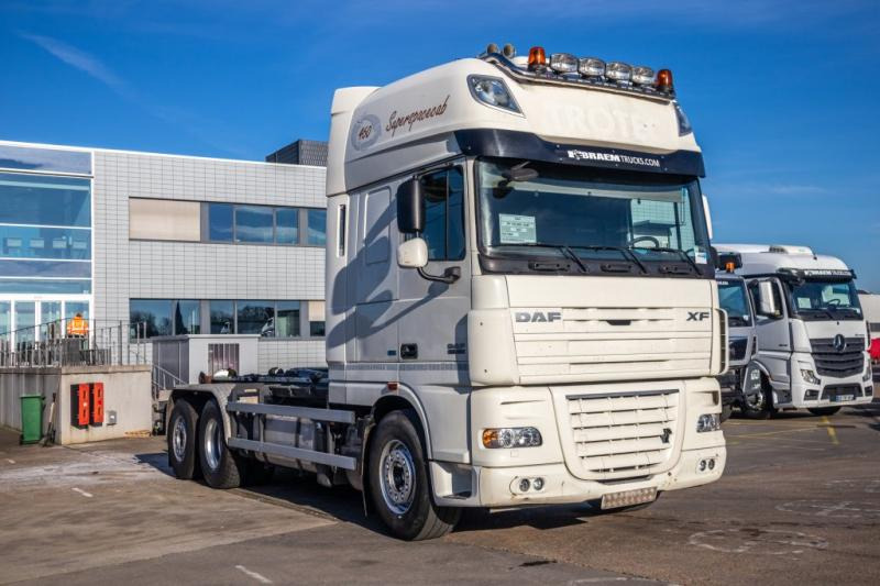 DAF XF 105.460 -6X2-INTARDER+AJK 20 T. - Camion cu cârlig: Foto 2 DAF XF 105.460 -6X2-INTARDER+AJK 20 T. - Camion cu cârlig: Foto 2