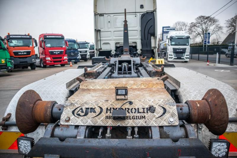 DAF XF 105.460 - AJK + intarder - Camion cu cârlig: Foto 5 DAF XF 105.460 - AJK + intarder - Camion cu cârlig: Foto 5