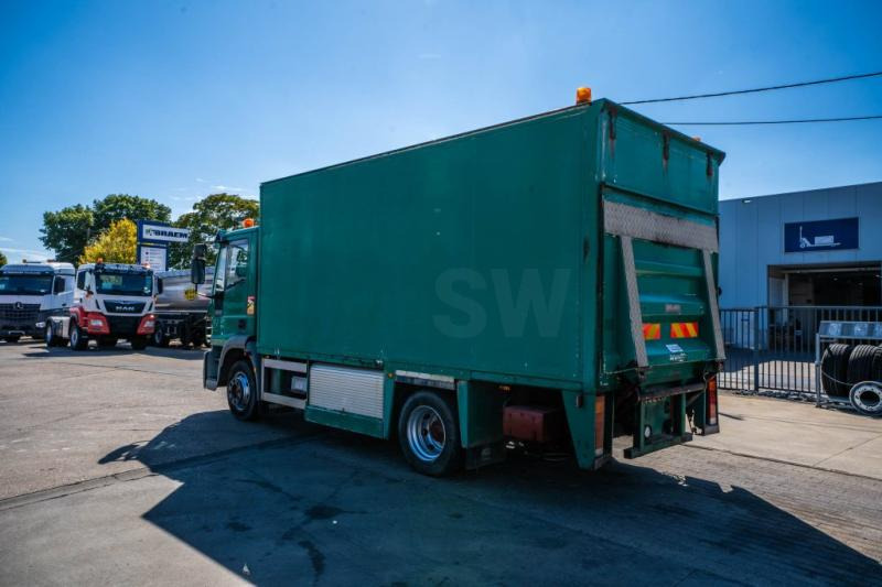 Iveco EUROCARGO 120E18 - Camion furgon: Foto 5 Iveco EUROCARGO 120E18 - Camion furgon: Foto 5