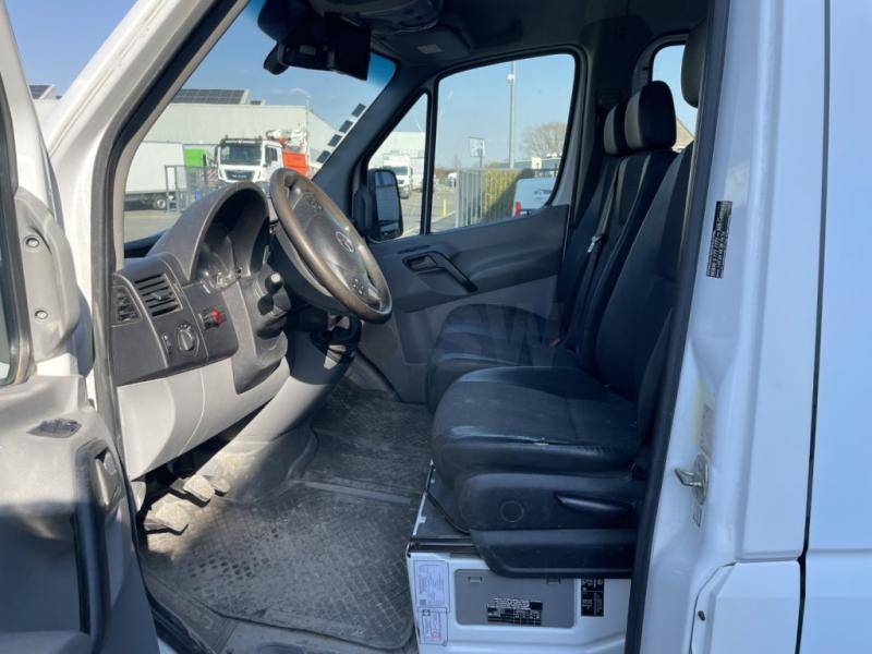 Mercedes SPRINTER 516 CDI - 64 558 KM - Autoutilitară cu platformă: Foto 5 Mercedes SPRINTER 516 CDI - 64 558 KM - Autoutilitară cu platformă: Foto 5