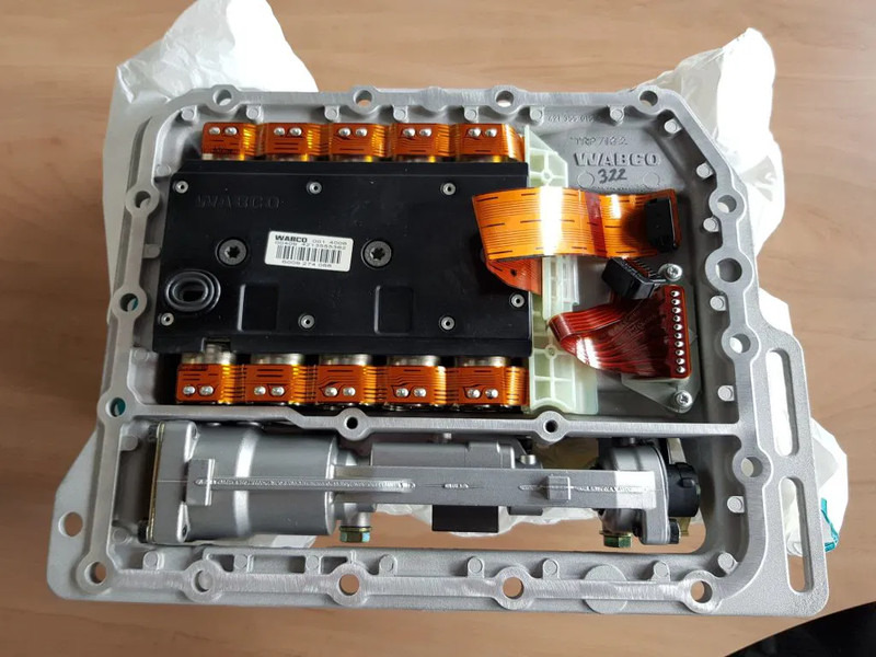 DAF ZF 12AS2130td, 1353030006/DAF1681753 - Cutie de viteze: Foto 4 DAF ZF 12AS2130td, 1353030006/DAF1681753 - Cutie de viteze: Foto 4