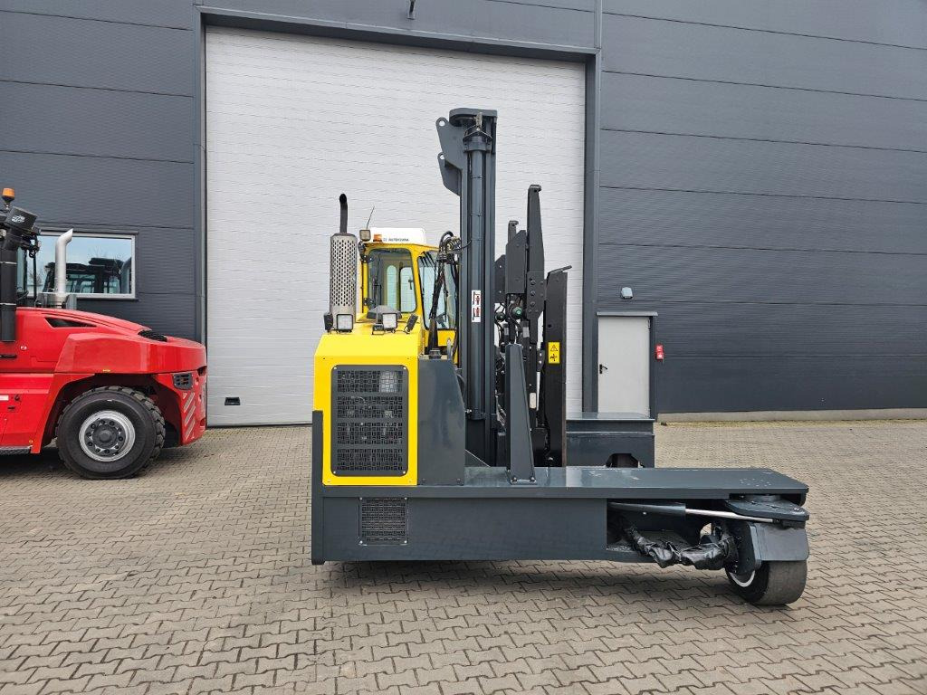 Combilift C12000 - Stivuitor cu catarg retractabil, cu schimbare rapidă de direcţie: Foto 5 Combilift C12000 - Stivuitor cu catarg retractabil, cu schimbare rapidă de direcţie: Foto 5