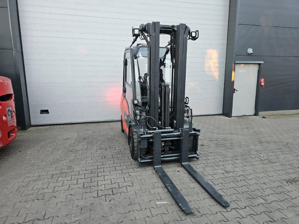 Linde H35D-01 - TRIPLEX - NEU MODEL - Stivuitor diesel: Foto 4 Linde H35D-01 - TRIPLEX - NEU MODEL - Stivuitor diesel: Foto 4