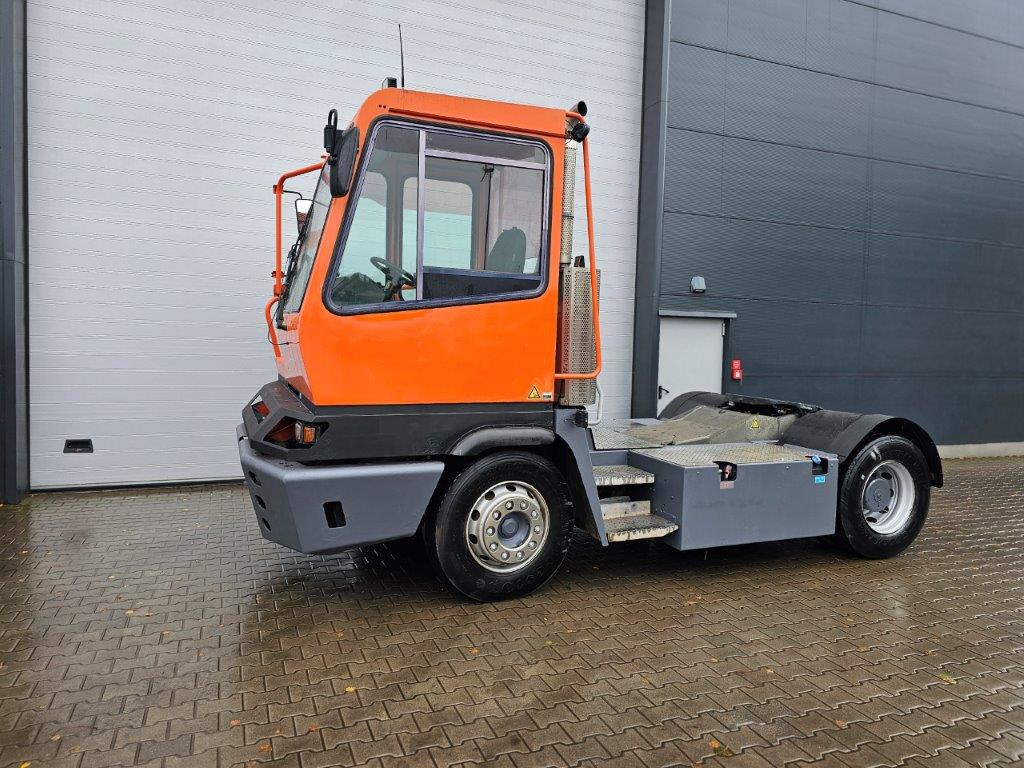 Terberg YT182 - Tractor terminal: Foto 1 Terberg YT182 - Tractor terminal: Foto 1