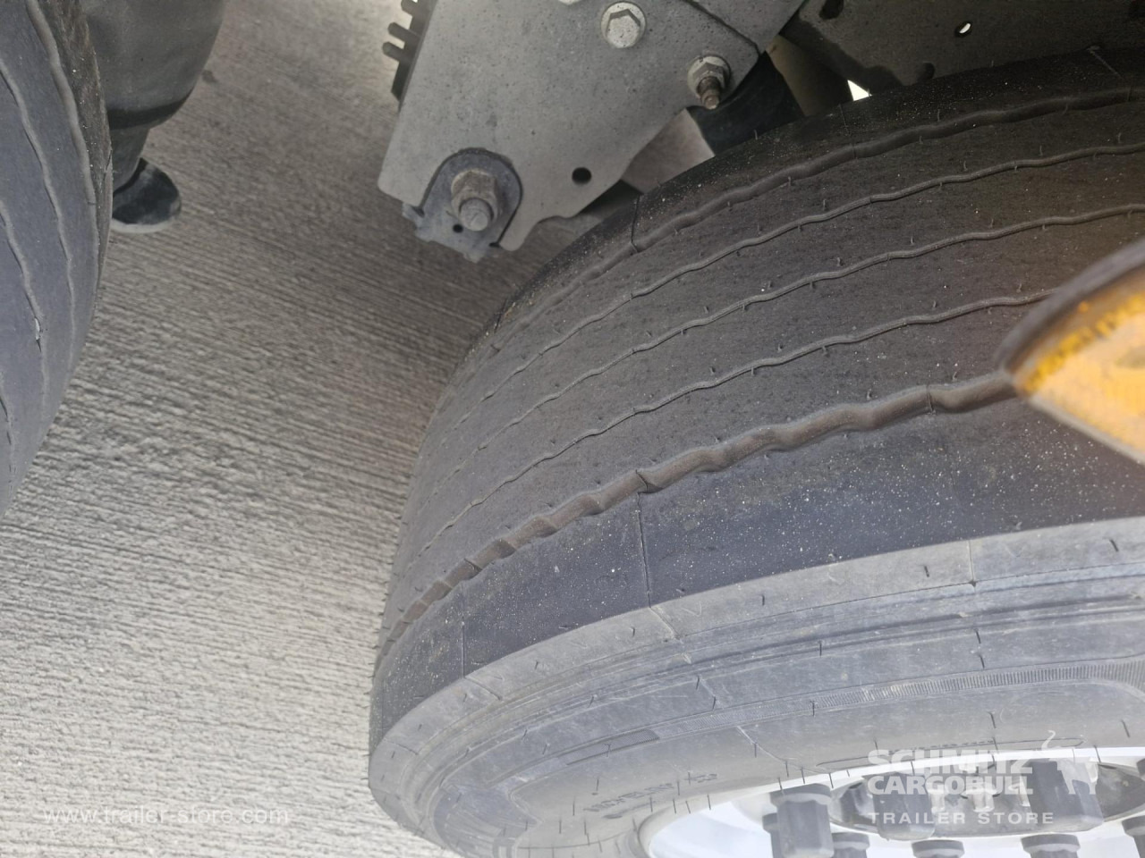 SCHMITZ Curtainsider Standard - Semiremorcă prelată: Foto 4 SCHMITZ Curtainsider Standard - Semiremorcă prelată: Foto 4