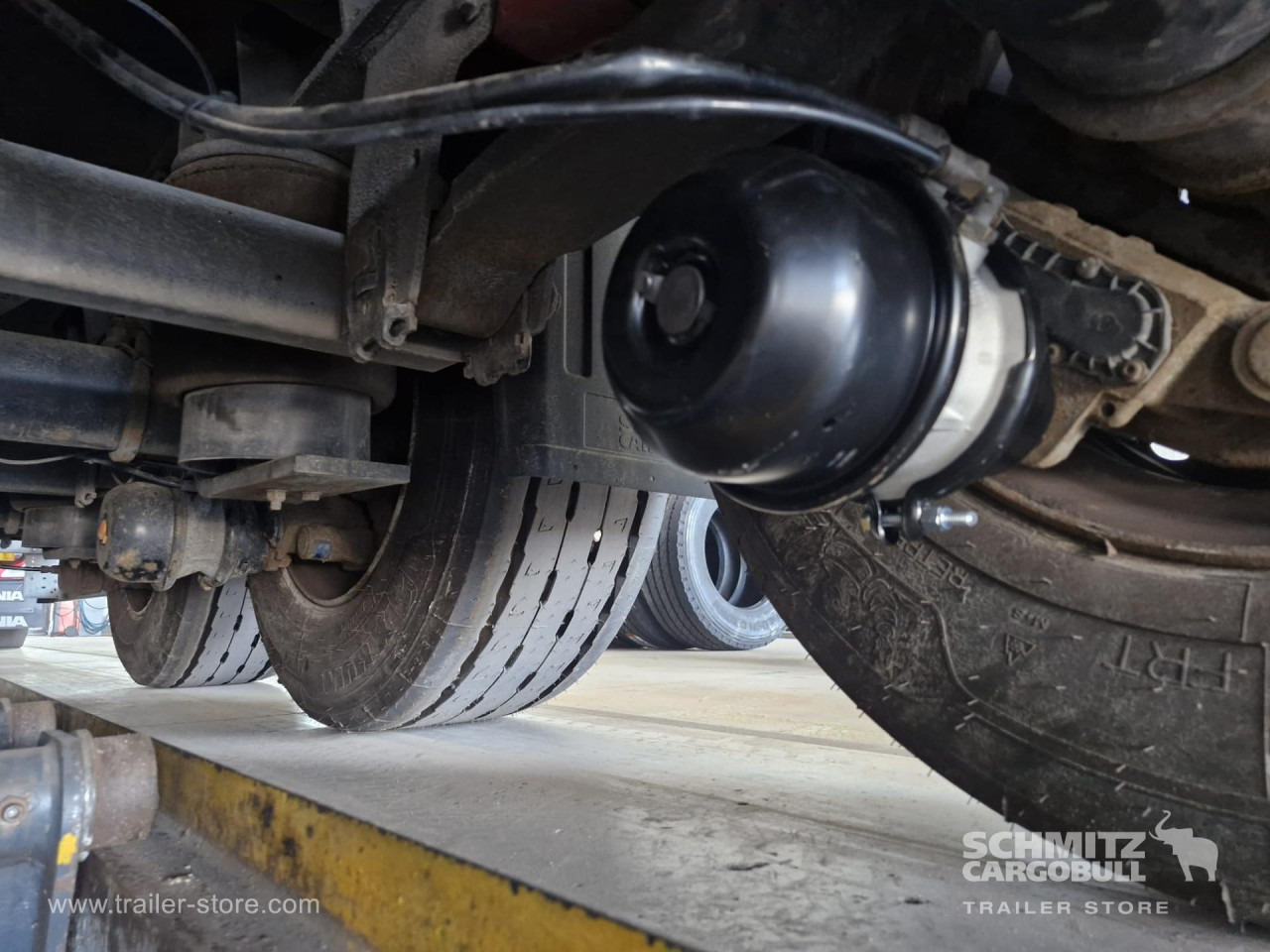 SCHMITZ Curtainsider Varios - Semiremorcă prelată: Foto 2 SCHMITZ Curtainsider Varios - Semiremorcă prelată: Foto 2