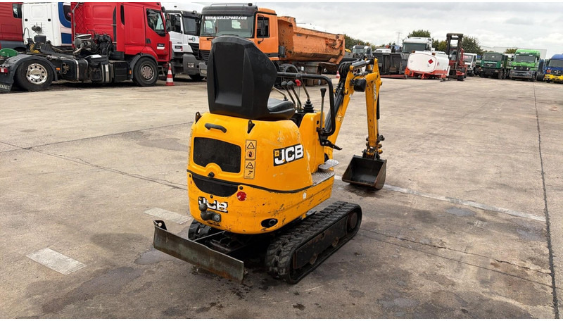 JCB 8008 (BE MACHINE / TOP CONDITION / 1898 H) - Mini excavator: Foto 5 JCB 8008 (BE MACHINE / TOP CONDITION / 1898 H) - Mini excavator: Foto 5