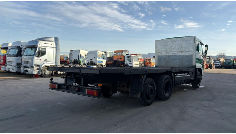 MAN TGA 25.360 (MANUAL PUMP / PERFECT CONDITION / MANUAL GEARBOX / BOITE MANUELLE / 6X2) - Camion platformă: Foto 4 MAN TGA 25.360 (MANUAL PUMP / PERFECT CONDITION / MANUAL GEARBOX / BOITE MANUELLE / 6X2) - Camion platformă: Foto 4