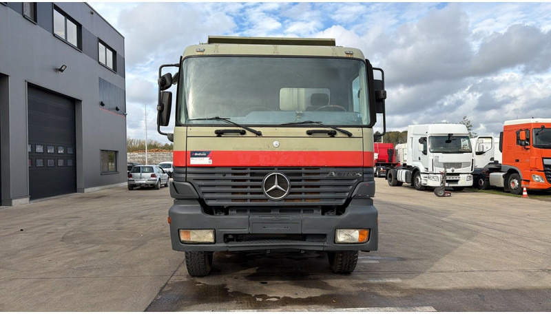 Mercedes-Benz Actros 3235 (EPS / LAMES / GRAND PONT / STEEL SUSP. / 3 PEDALES / MP1) - Camion basculantă: Foto 2 Mercedes-Benz Actros 3235 (EPS / LAMES / GRAND PONT / STEEL SUSP. / 3 PEDALES / MP1) - Camion basculantă: Foto 2