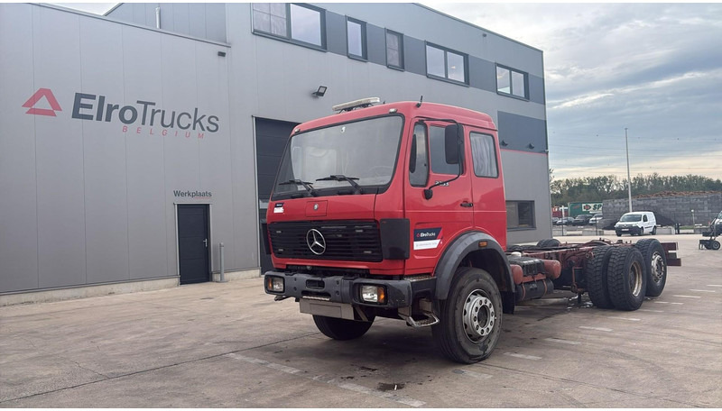 Mercedes-Benz SK 2233 (GRAND PONT / V8 AVEC 2X TURBO / BIG AXLE) - Camion şasiu: Foto 1 Mercedes-Benz SK 2233 (GRAND PONT / V8 AVEC 2X TURBO / BIG AXLE) - Camion şasiu: Foto 1