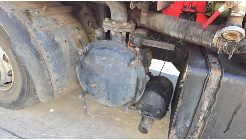 Maşină pentru vidanjări Mercedes-Benz SK 2435 (15.000 L / V8 AVEC 2X TURBO / BOITE MANUELLE / TRES BONNE ETAT / GRAND PONT): Foto 20