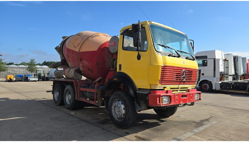 Mercedes-Benz SK 2527 (MALAXEUR / MIXER / POSSIBLE COMME CHASSIS / 6X4 / LAMES / GRAND PONT) - Autobetonieră: Foto 5 Mercedes-Benz SK 2527 (MALAXEUR / MIXER / POSSIBLE COMME CHASSIS / 6X4 / LAMES / GRAND PONT) - Autobetonieră: Foto 5