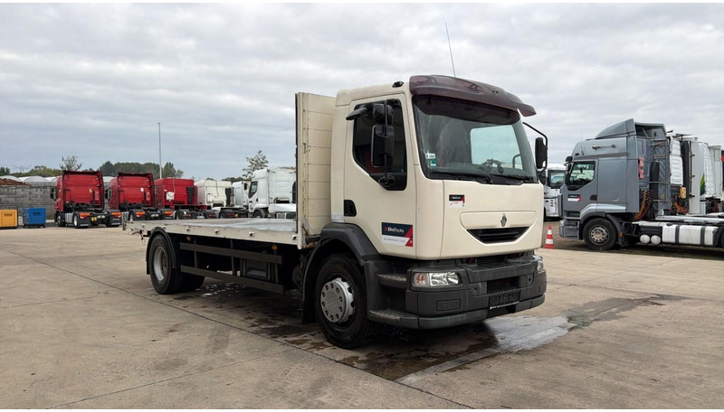 Renault Midlum 270 (18 TONNES / BOITE MANUELLE / MANUAL GEARBOX / GOOD CONDITION) - Camion platformă: Foto 3 Renault Midlum 270 (18 TONNES / BOITE MANUELLE / MANUAL GEARBOX / GOOD CONDITION) - Camion platformă: Foto 3