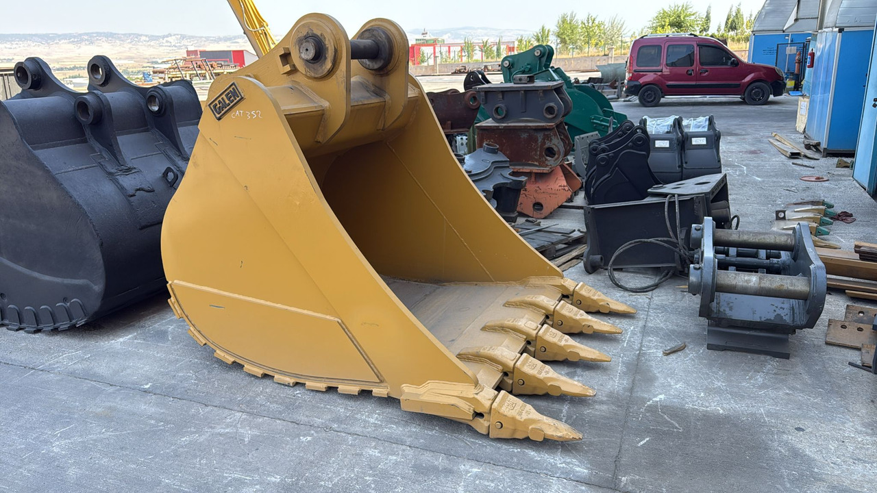 CATERPILLAR 352 General Purpose Bucket - Cupă excavator: Foto 1 CATERPILLAR 352 General Purpose Bucket - Cupă excavator: Foto 1