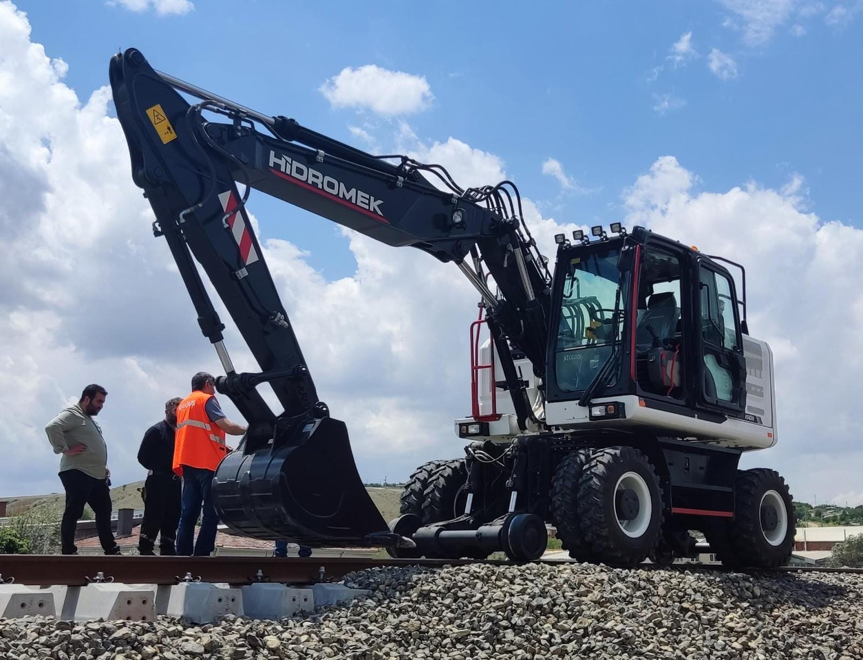 GALEN Rail Mover Attachment - Excavator pe roţi: Foto 3 GALEN Rail Mover Attachment - Excavator pe roţi: Foto 3