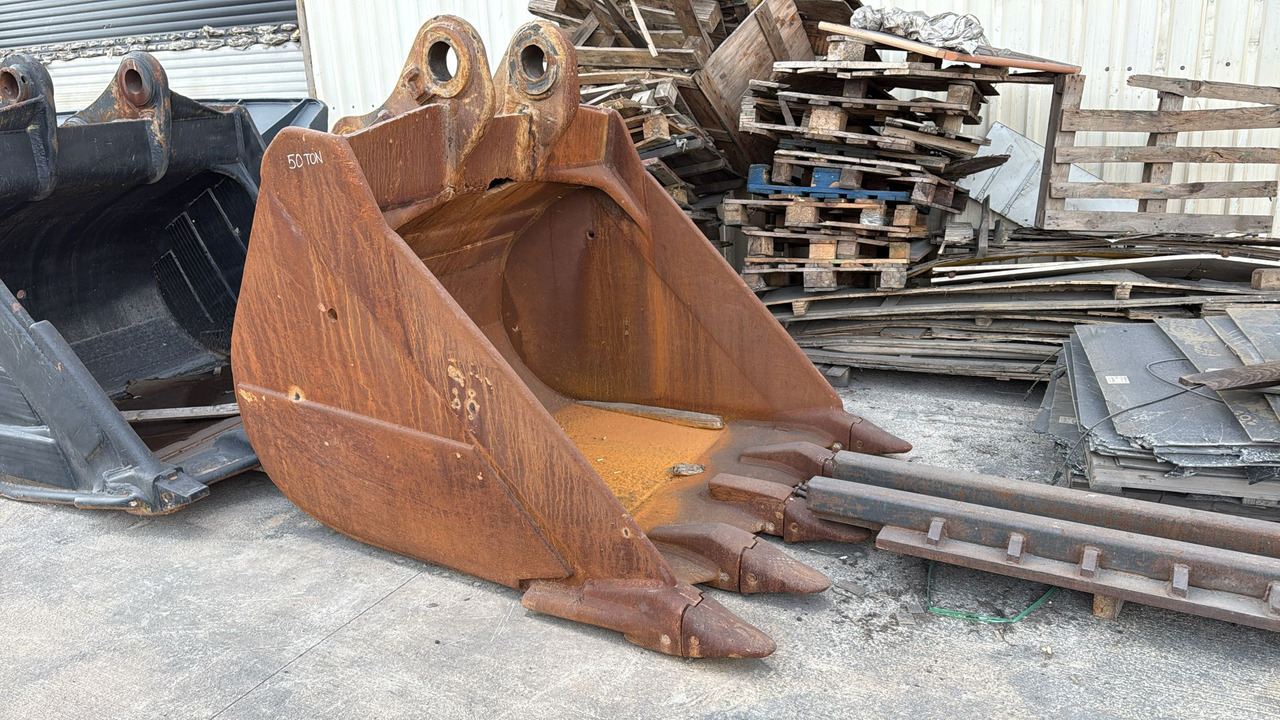 HITACHI Second Hand 50tons Bucket With Cheap Price - Cupă excavator pentru Excavator pe şenile: Foto 1 HITACHI Second Hand 50tons Bucket With Cheap Price - Cupă excavator pentru Excavator pe şenile: Foto 1