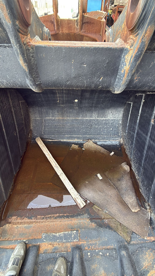 HITACHI ZX520/530 Cheap Second Hand Bucket - Cupă excavator: Foto 4 HITACHI ZX520/530 Cheap Second Hand Bucket - Cupă excavator: Foto 4