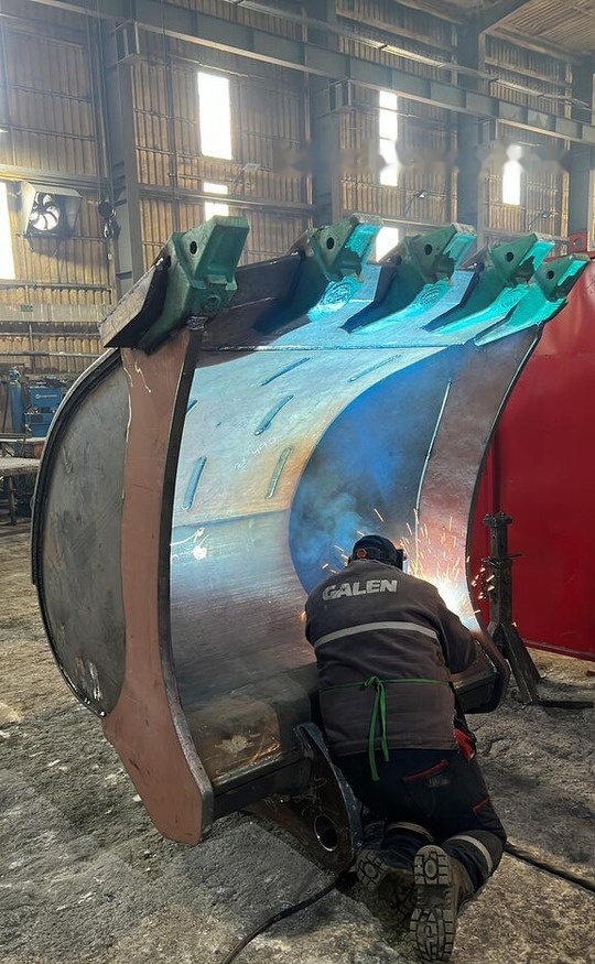 Hitachi ZX490 Heavy Duty Bucket - Cupă excavator: Foto 4 Hitachi ZX490 Heavy Duty Bucket - Cupă excavator: Foto 4