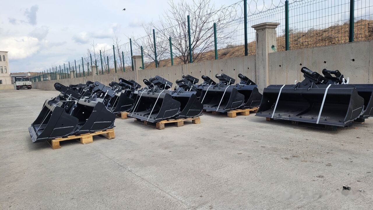 Takeuchi Digging/Grading Bucket Manufacturing - Cupă excavator: Foto 1 Takeuchi Digging/Grading Bucket Manufacturing - Cupă excavator: Foto 1