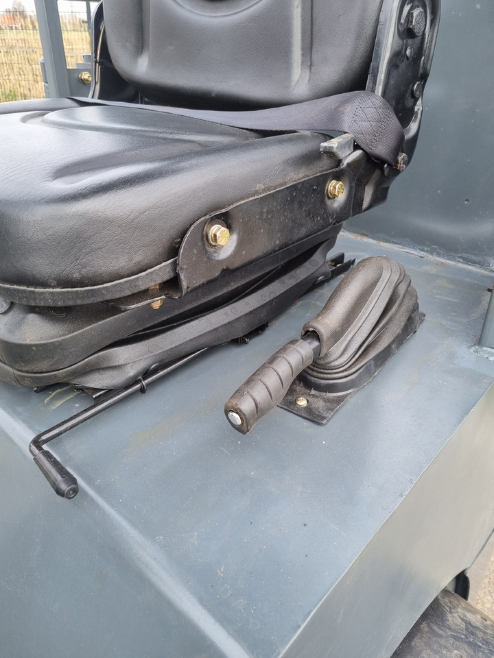 Încărcător frontal pe pneuri nou WCM L2316: Foto 9