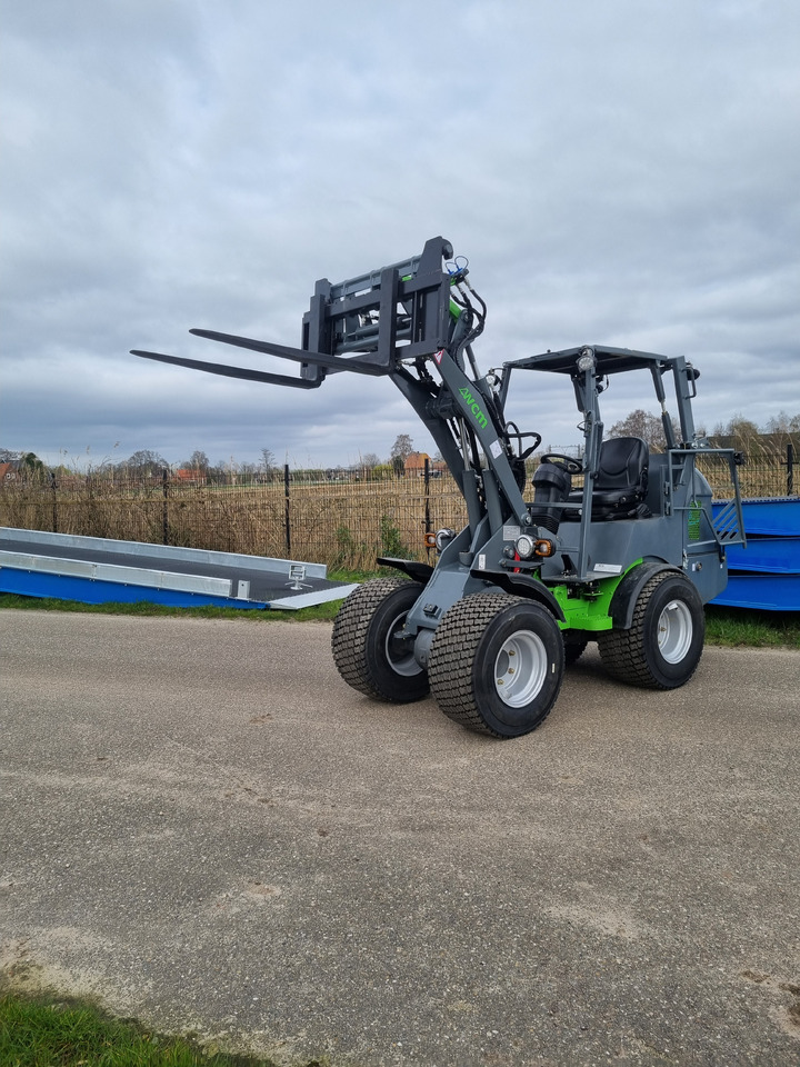 Încărcător frontal pe pneuri nou WCM L2316: Foto 25