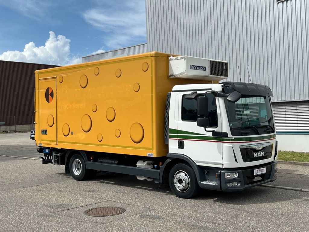 MAN TGL 8.220 Kühlkoffer 5,26m LBW Klima Luftgef. MAN TGL 8.220 Kühlkoffer 5,26m LBW Klima Luftgef. - Autoutilitară frigorifica: Foto 1 MAN TGL 8.220 Kühlkoffer 5,26m LBW Klima Luftgef. MAN TGL 8.220 Kühlkoffer 5,26m LBW Klima Luftgef. - Autoutilitară frigorifica: Foto 1