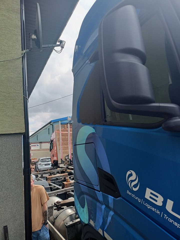 IVECO 26460 - Camion transport containere/ Swap body: Foto 2 IVECO 26460 - Camion transport containere/ Swap body: Foto 2