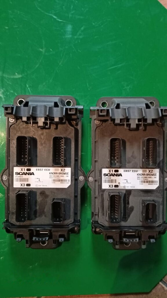 Knorr-Bremse 2530922 2530946 Scania R,S truck - Calculator de bord pentru Camion: Foto 1 Knorr-Bremse 2530922 2530946 Scania R,S truck - Calculator de bord pentru Camion: Foto 1