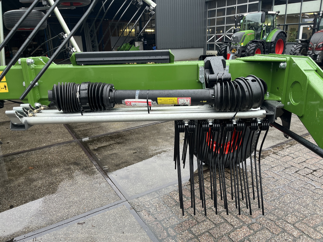 FENDT Former 880 - Maşină de întors fânul: Foto 4 FENDT Former 880 - Maşină de întors fânul: Foto 4