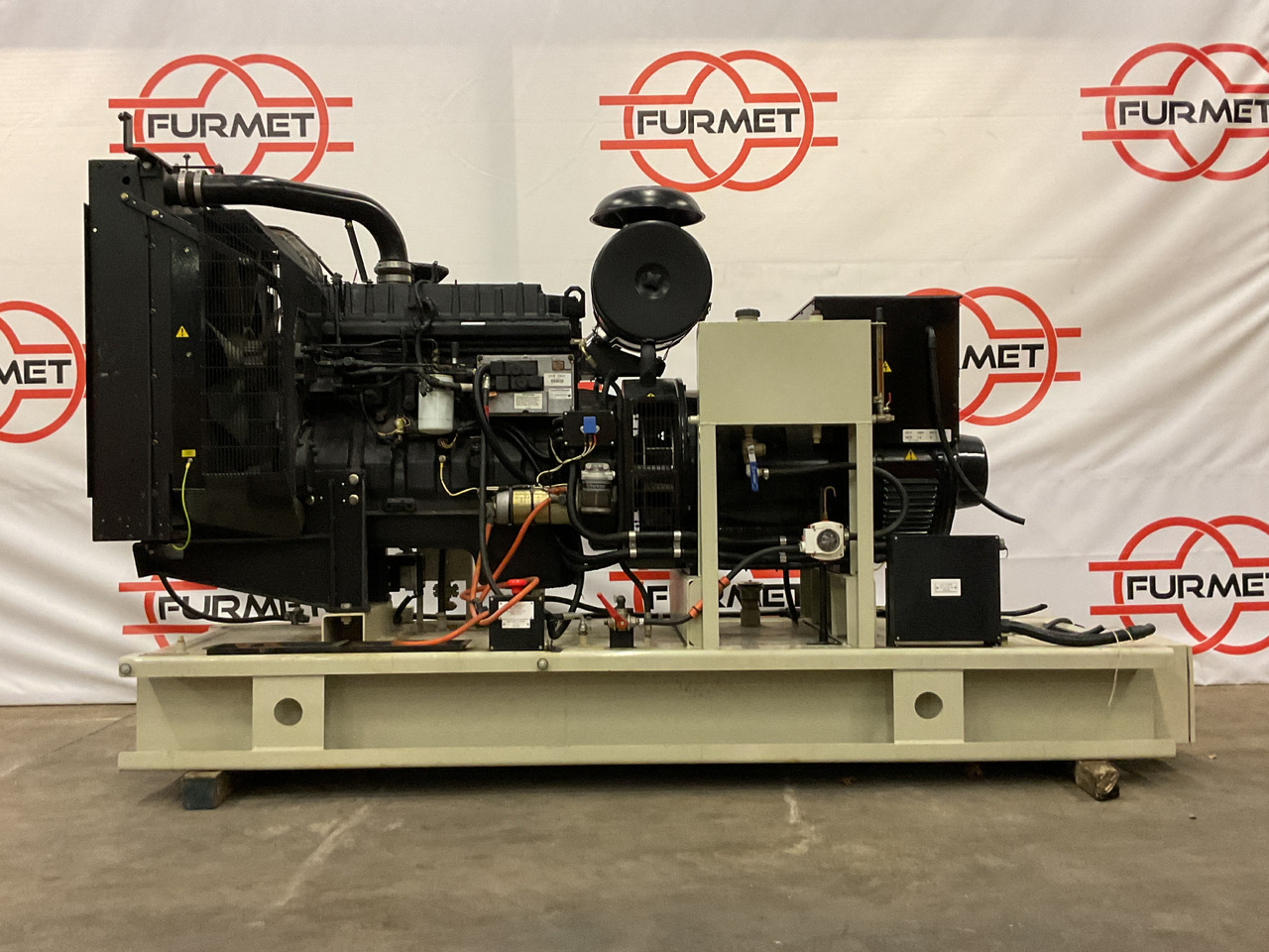 Perkins 250KVA, low standby hours and very complete. - Generator electric: Foto 2 Perkins 250KVA, low standby hours and very complete. - Generator electric: Foto 2