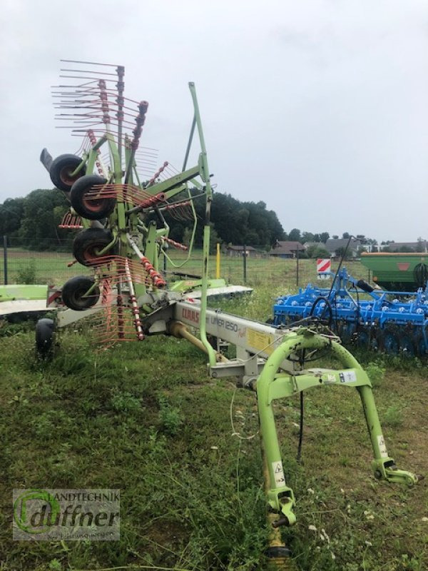 CLAAS Liner 1250 - Maşină de întors fânul: Foto 3 CLAAS Liner 1250 - Maşină de întors fânul: Foto 3