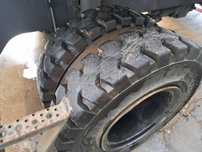 Fuchs MHL 350 F - Excavator pentru manipulare de materiale: Foto 3 Fuchs MHL 350 F - Excavator pentru manipulare de materiale: Foto 3