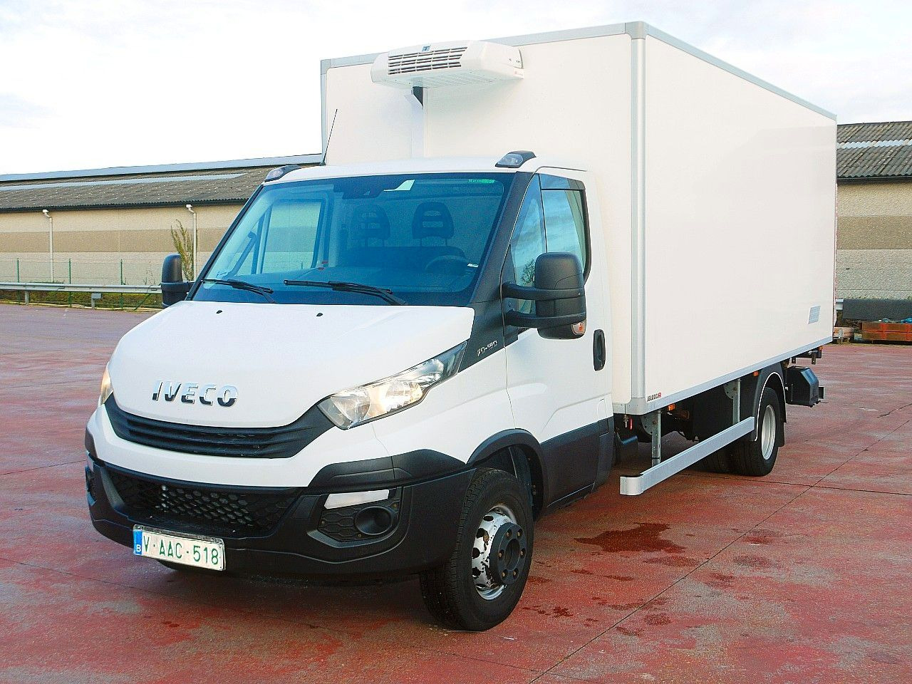 Iveco 70C18 DAILY KUHLKOFFE THERMOKING V300 LBW A/C - Autoutilitară frigorifica: Foto 5 Iveco 70C18 DAILY KUHLKOFFE THERMOKING V300 LBW A/C - Autoutilitară frigorifica: Foto 5