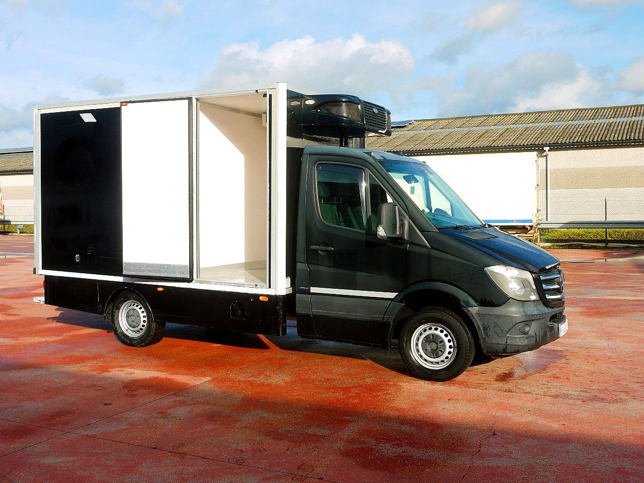 Mercedes-Benz 319 SPRINTER V6 KUHLKOFFER CARRIER PULSOR 600 MT - Autoutilitară frigorifica: Foto 4 Mercedes-Benz 319 SPRINTER V6 KUHLKOFFER CARRIER PULSOR 600 MT - Autoutilitară frigorifica: Foto 4