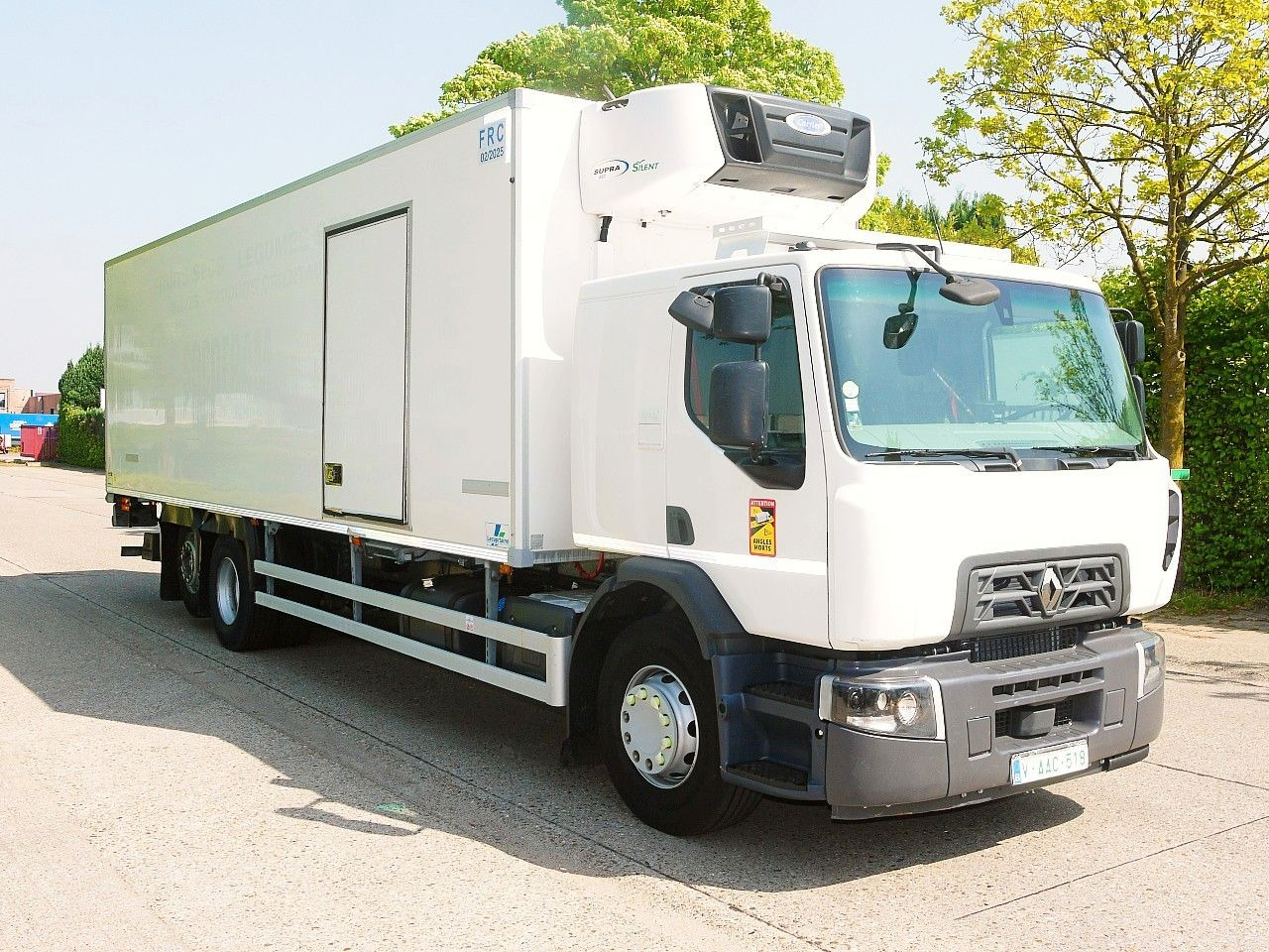 Renault D 26 320 6x2 KUHLKOFFER CARRIER SUPRA 850 XL CAB - Camion frigider: Foto 5 Renault D 26 320 6x2 KUHLKOFFER CARRIER SUPRA 850 XL CAB - Camion frigider: Foto 5