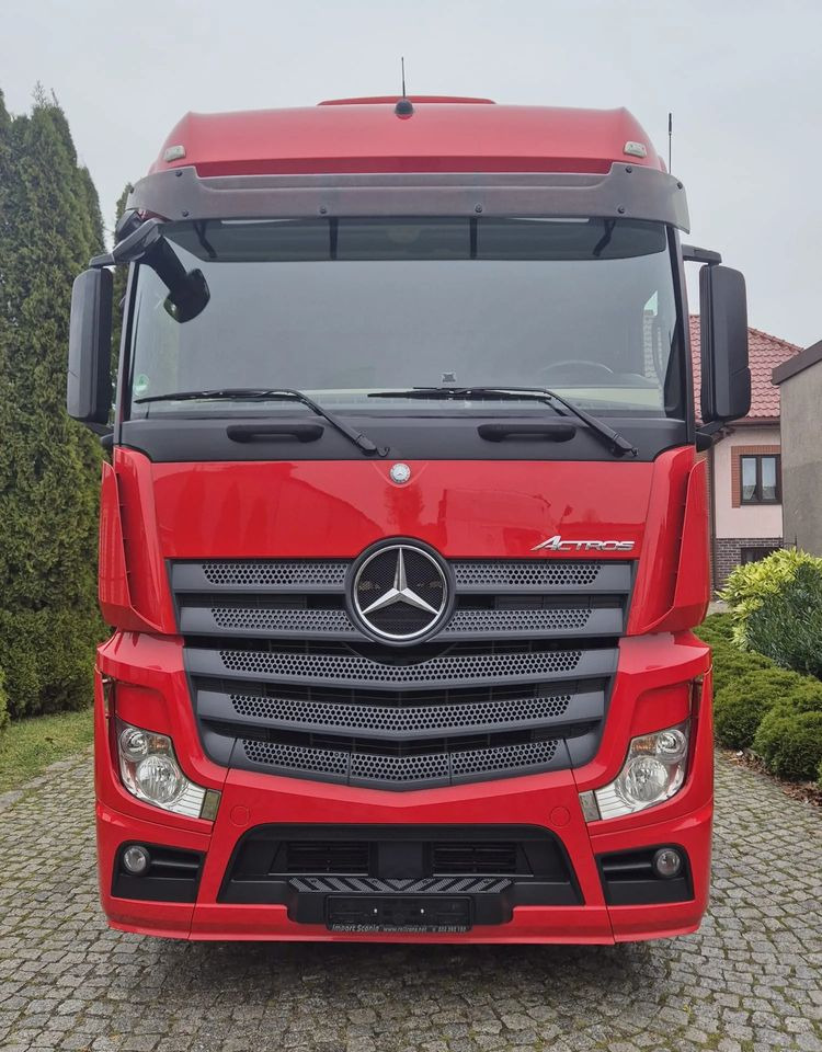 Mercedes-Benz 1845 - Cap tractor: Foto 2 Mercedes-Benz 1845 - Cap tractor: Foto 2