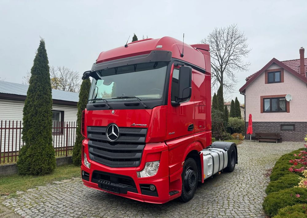 Mercedes-Benz 1845 - Cap tractor: Foto 1 Mercedes-Benz 1845 - Cap tractor: Foto 1
