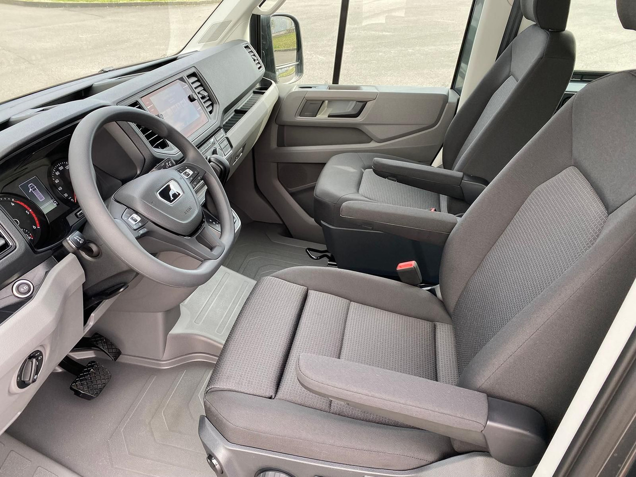 Transport persoane, Autoutilitară cabină dublă MAN TGE 3.160 L3H2 MIXTO LED NAVI ACC RWD SHZ STANDH: Foto 12 Transport persoane, Autoutilitară cabină dublă MAN TGE 3.160 L3H2 MIXTO LED NAVI ACC RWD SHZ STANDH: Foto 12