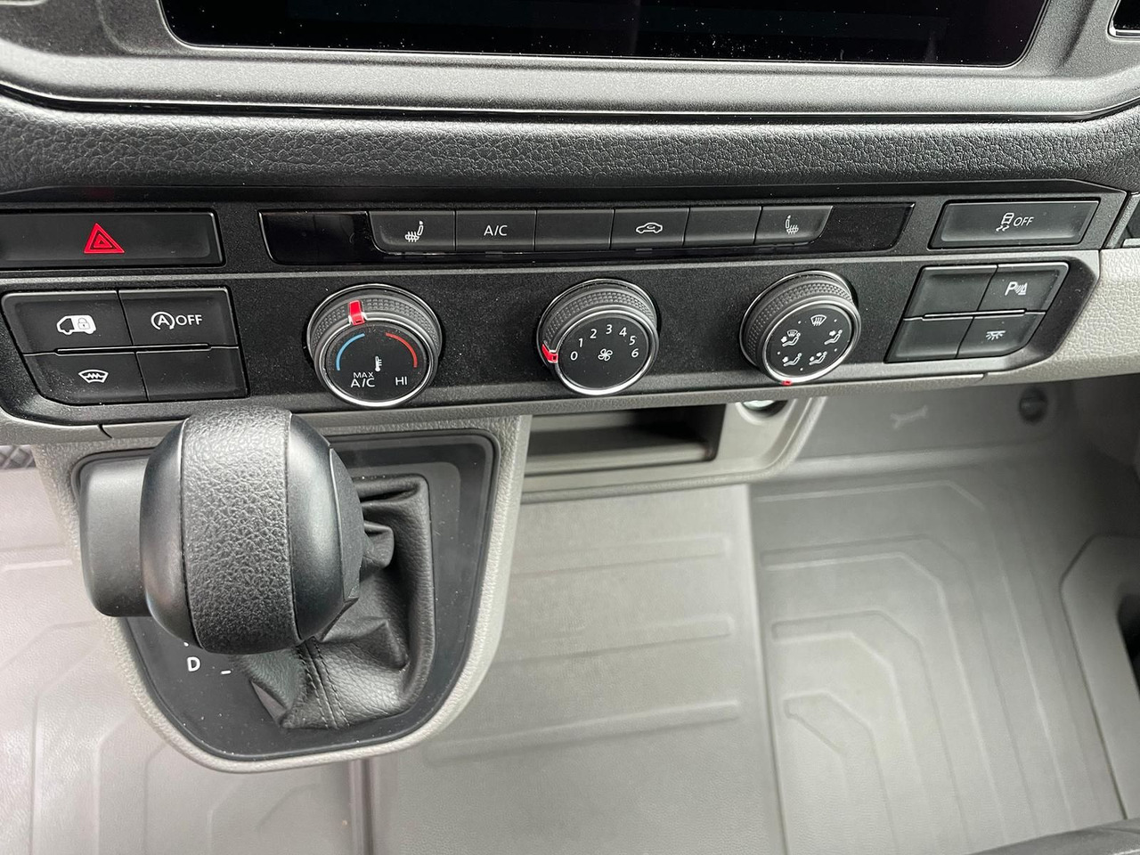 Automobil MAN TGE 3.160 MIXTO L4H3 LED AHK DAB KAMERA SITZHZ: Foto 27 Automobil MAN TGE 3.160 MIXTO L4H3 LED AHK DAB KAMERA SITZHZ: Foto 27