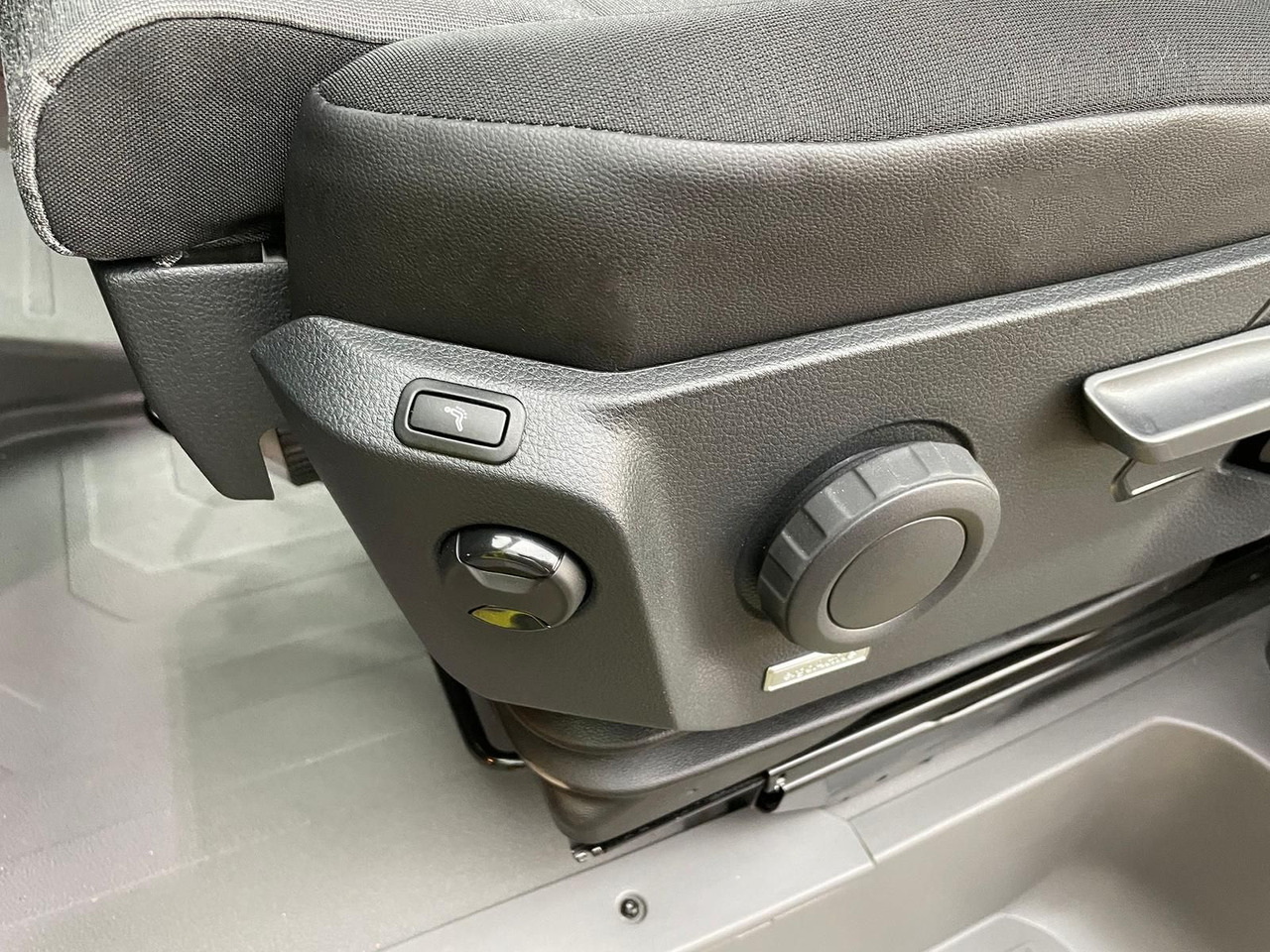 Automobil MAN TGE 3.180 L3H2 BF4 BEGLEITFAHRZEUG STANDHZ ACC: Foto 39