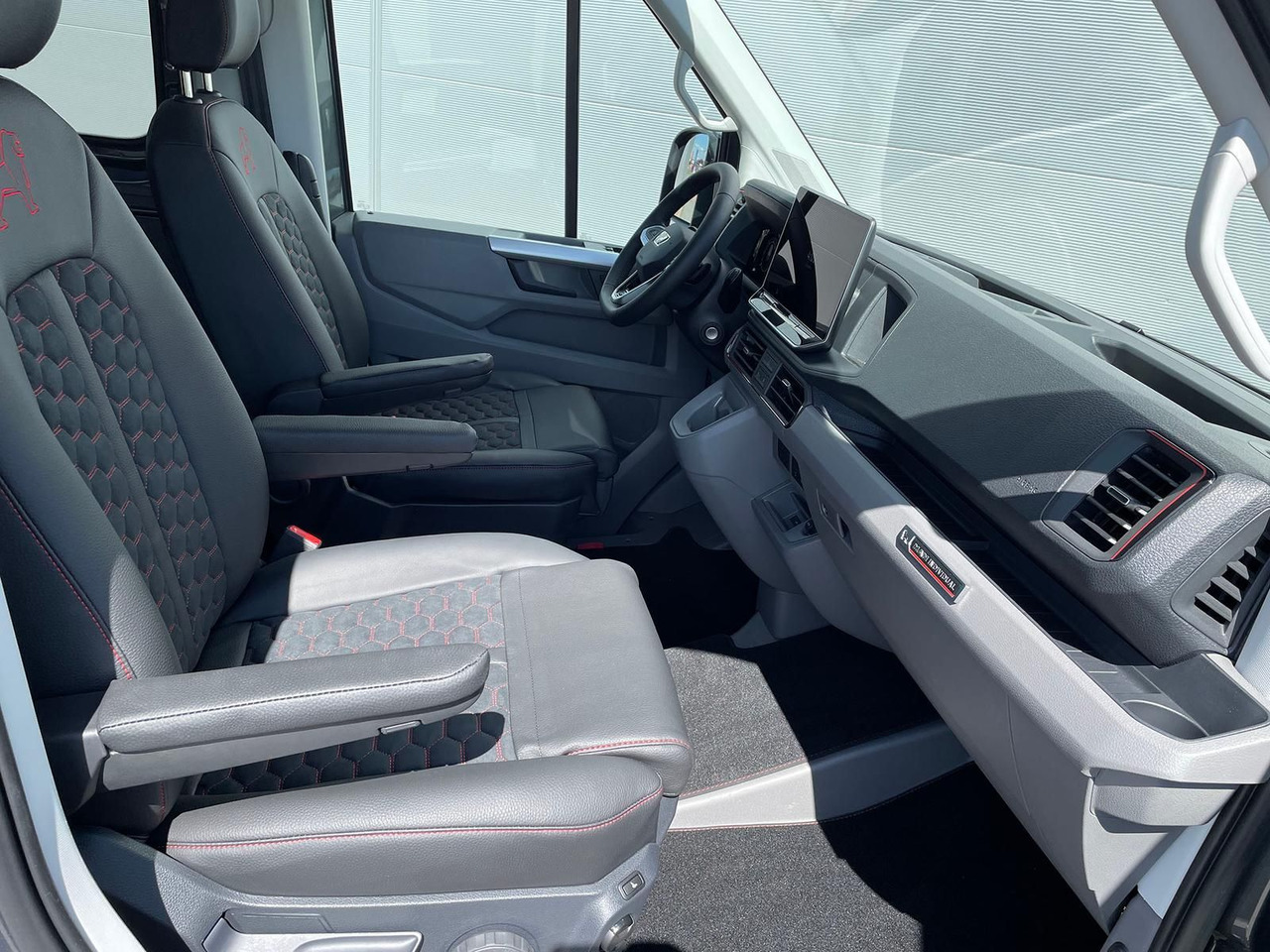 Dubă, Autoutilitară cabină dublă MAN TGE 3.200 L3H2 MIXTO 4x4 Individual S ACC STHZ: Foto 15