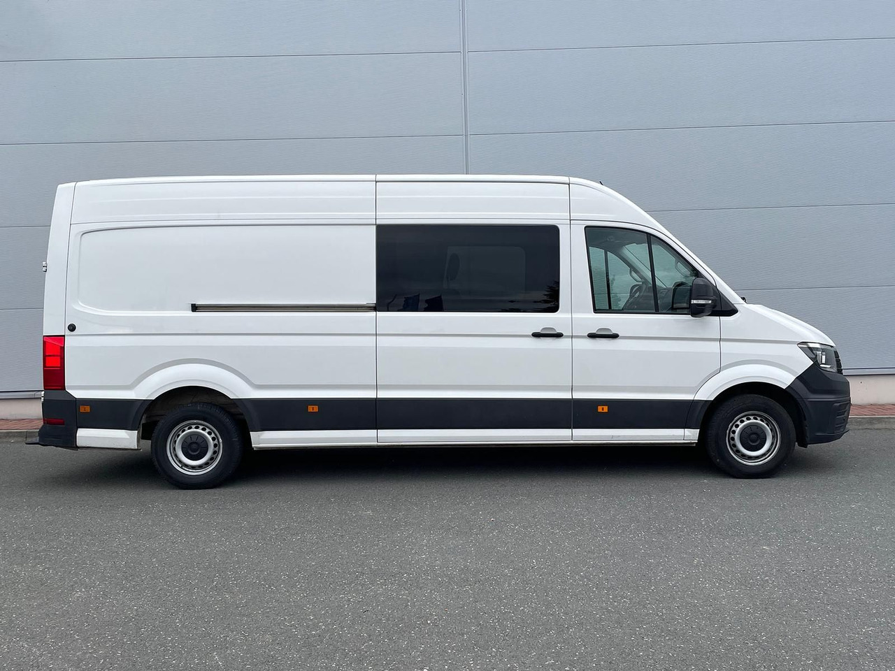 Volkswagen Crafter Kasten 35 L4H3 AHK KLIMA DAB PDC KAMERA - Dubă: Foto 5 Volkswagen Crafter Kasten 35 L4H3 AHK KLIMA DAB PDC KAMERA - Dubă: Foto 5
